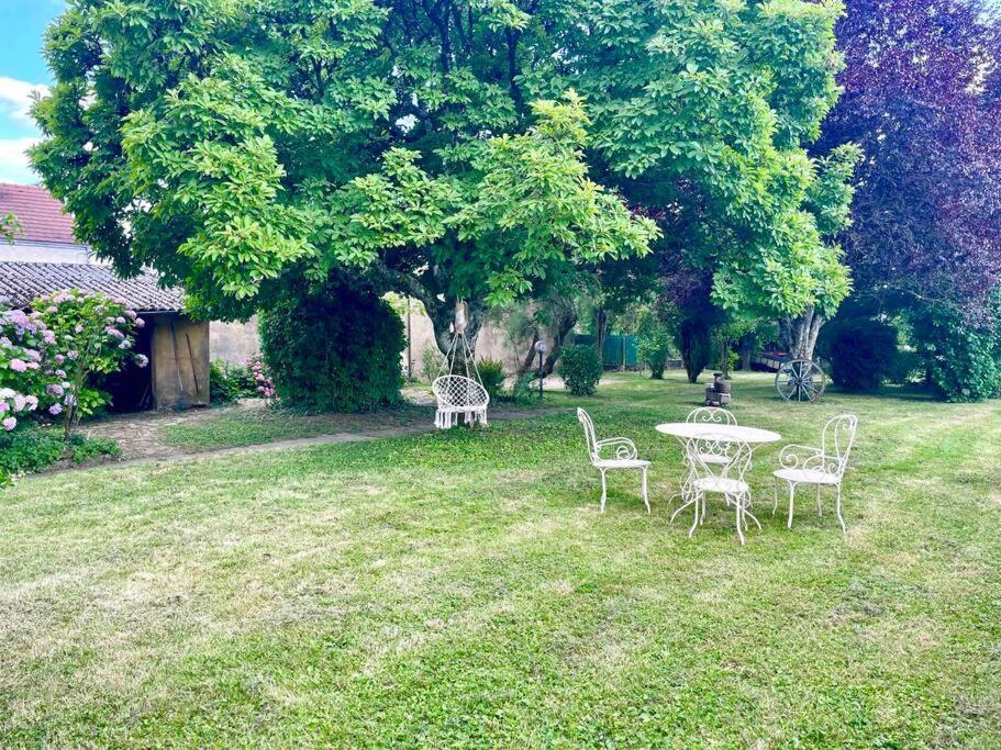 La Casa Del Papa - Maison Spacieuse Avec Jardin Dole Eksteriør bilde