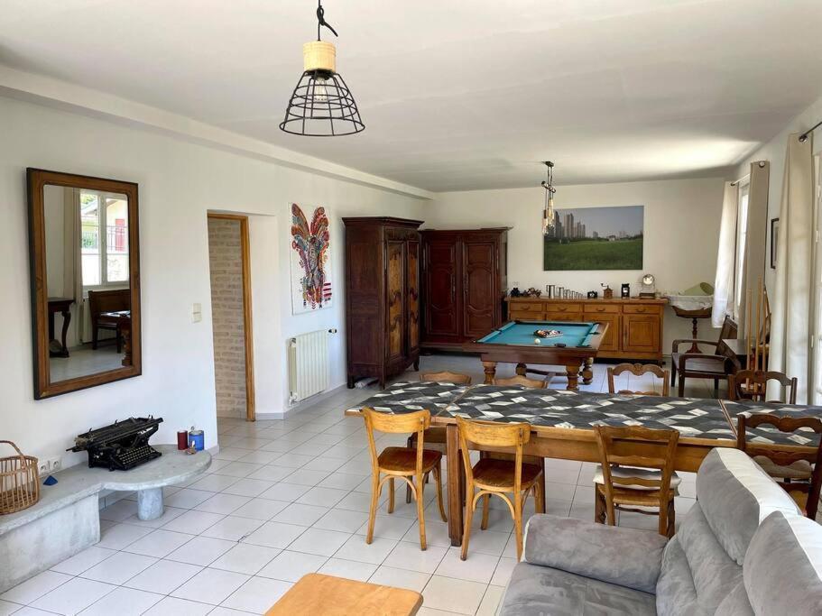 La Casa Del Papa - Maison Spacieuse Avec Jardin Dole Eksteriør bilde