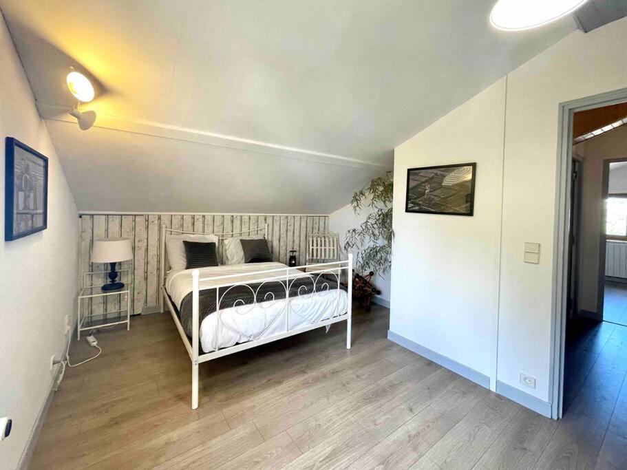 La Casa Del Papa - Maison Spacieuse Avec Jardin Dole Eksteriør bilde